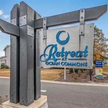 Retreat at Ocean Commons Sign